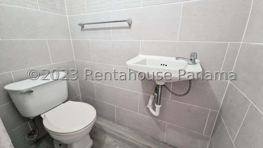 Commercial Property for Sale in Herrera 05001 Herrera 05001